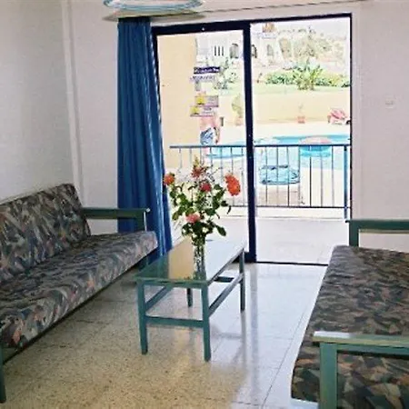 Aparthotel Cordelia 2*